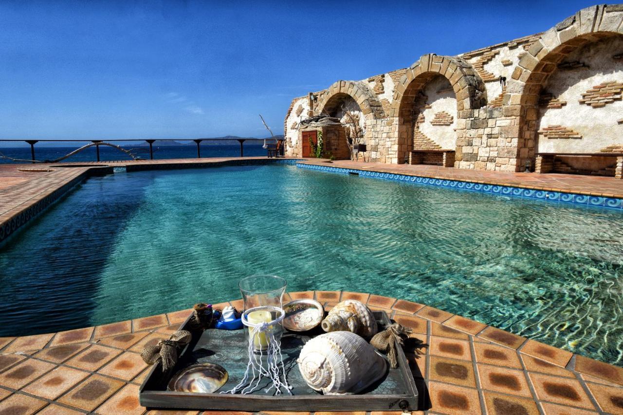 Luxurious Villa By The Sea Posidhonía Екстериор снимка